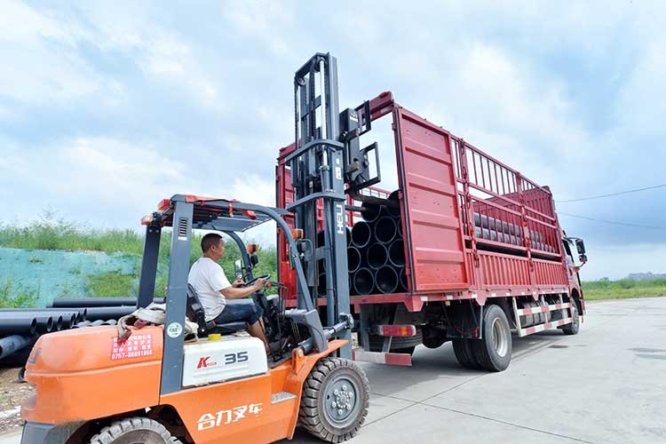 custom-polyethylene-pipe-shipping